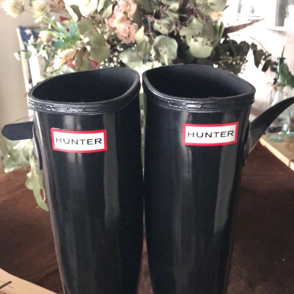 🆕𝐻𝑈𝑁𝑇𝐸𝑅 𝚁𝚊𝚒𝚗𝚋𝚘𝚘𝚝𝚜 - Picture 2 of 8